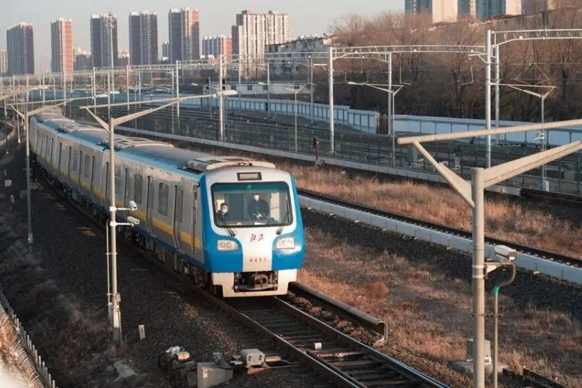 Tàu điện ngầm Metro - Phương tiện công cộng hiện đại, lựa chọn tiết kiệm và dễ sử dụng cho du khách