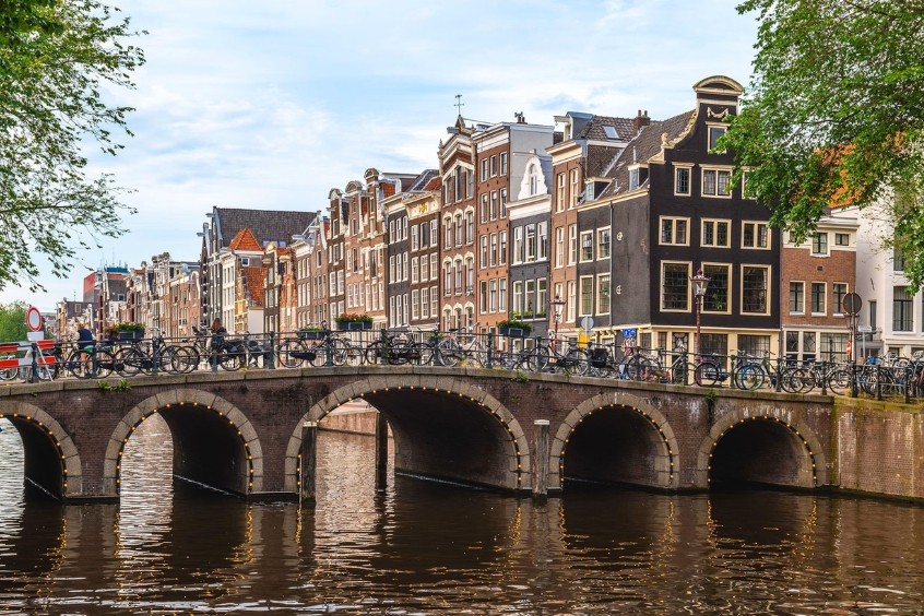Vé máy bay từ Hà Nội đi Amsterdam