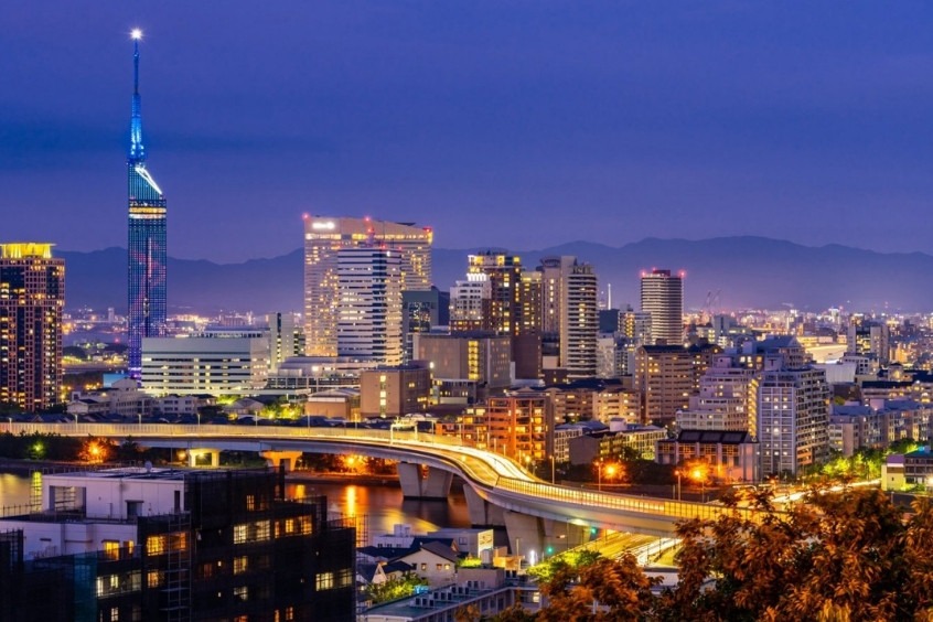 Vé máy bay từ TP. Hồ Chí Minh đi Fukuoka - Khung cảnh về dến của thành phố Fukuoka
