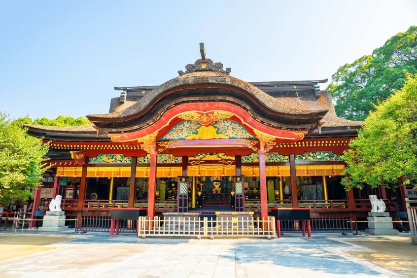 Đền Dazaifu Tenmangu - Đền Dazaifu Tenmangu nổi tiếng linh thiêng, được học sinh ghé thăm để cầu may mắn học tập