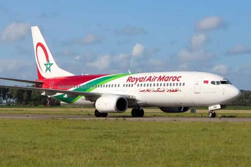 Khám phá Jemaa el-Fnaa – quảng trường sôi động của Marrakech.