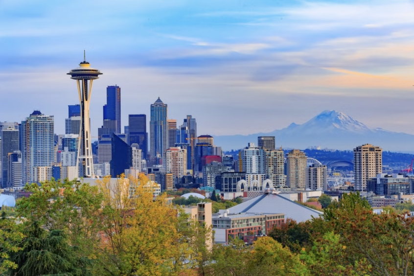 Tháp Space Needle – Biểu tượng du lịch nổi tiếng của thành phố Seattle (Ảnh: Internet)