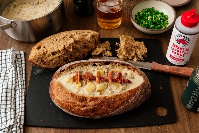 Súp nghêu trong bánh mì là món ăn độc đáo mà bạn nên thử trong chuyến du lịch San Francisco