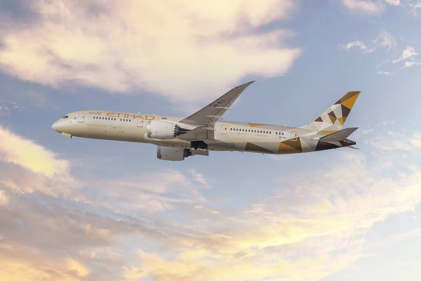 Etihad Airways là hãng hàng không quốc gia của Các tiểu vương quốc Ả Rập thống nhất