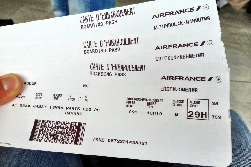 Đổi vé máy bay Air France an toàn, thuận tiện và tiết kiệm chi phí với 190 Booking 