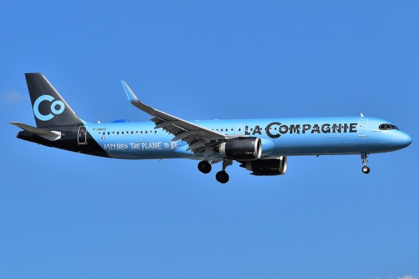 Đổi vé máy bay La Compagnie nhanh chóng và thuận tiện tại 190 Booking