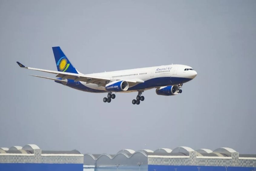 RwandAir là hãng hàng không quốc gia của Rwanda, có trụ sở tại Sân bay Quốc tế Kigali