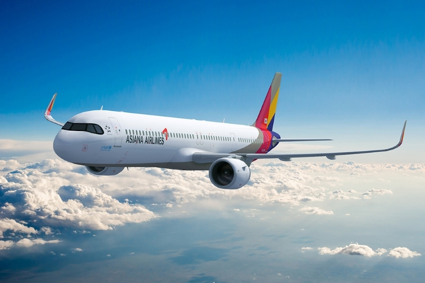 Asiana Airlines được thành lập năm 1988 là hãng hàng không có trụ sở tại Seoul, Hàn Quốc
