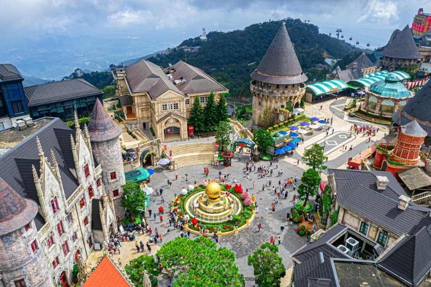 Bà Nà Hills điểm đến mộng mơ giữa mây trời, khiến du khách ngỡ như lạc vào tiên cảnh