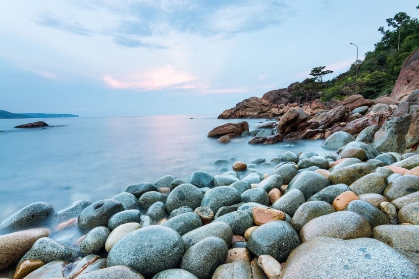 Vẻ đẹp mê hoặc của Bãi Trứng Bình Định