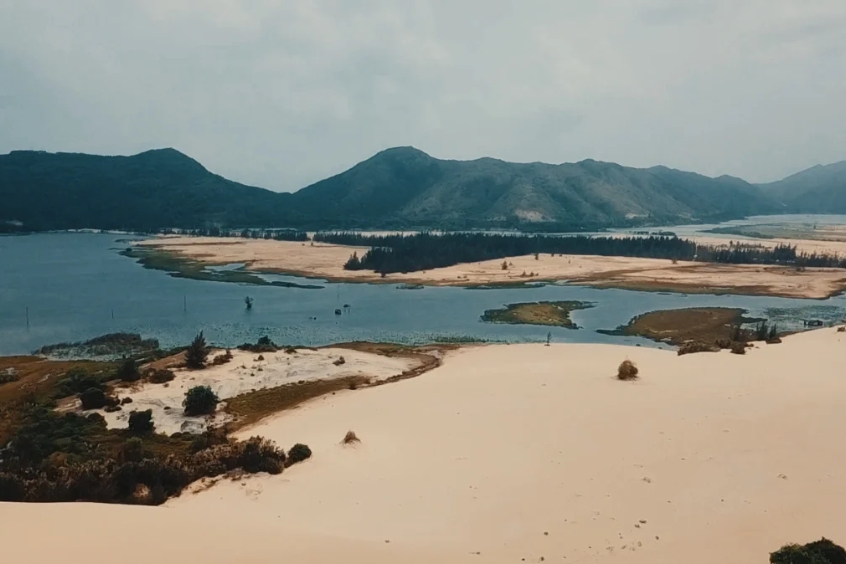 Vẻ đẹp tự nhiên của Đồi cát Phương Mai