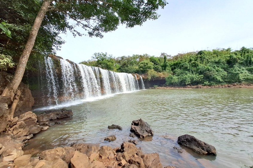 Vẻ đẹp hùng vĩ của Thác Đắk Mai 