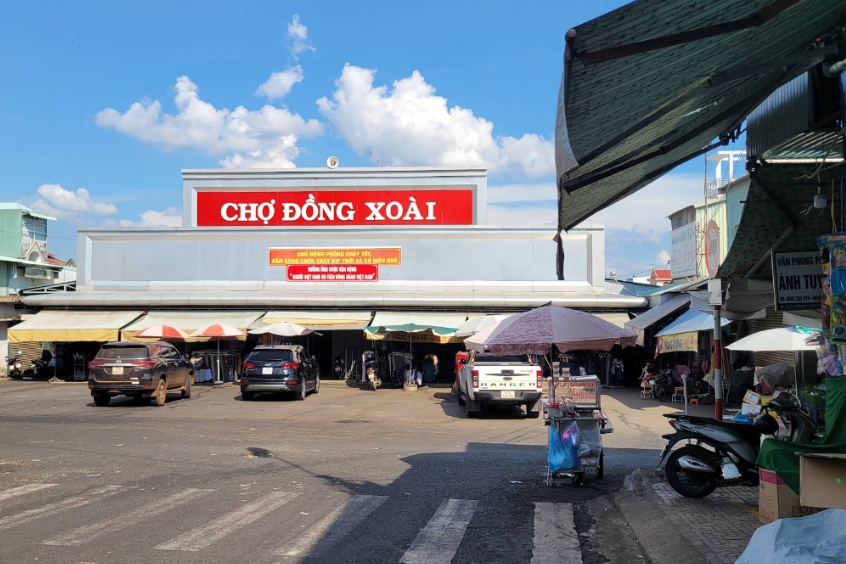 Khung cảnh chợ Đồng Xoài vào buổi sáng