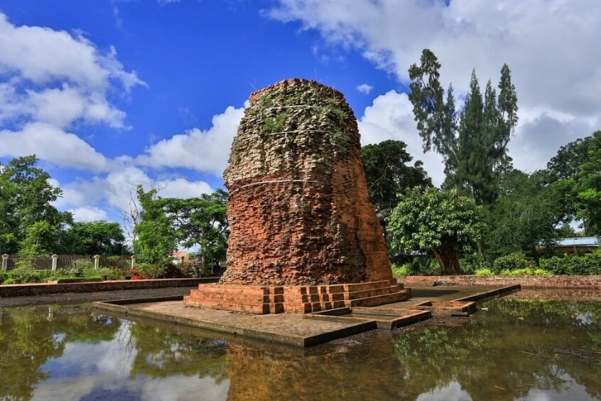 Tháp cổ Vĩnh Hưng - Dấu tích Chăm Pa giữa lòng Đồng bằng sông Cửu Long
