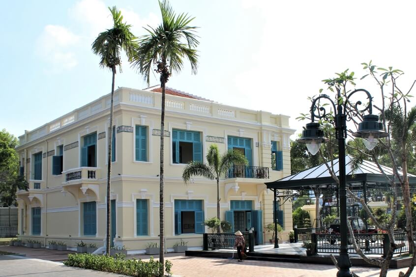 Về Bạc Liêu, ghé thăm ngôi nhà trăm năm tuổi của công tử "đốt tiền nấu trứng"