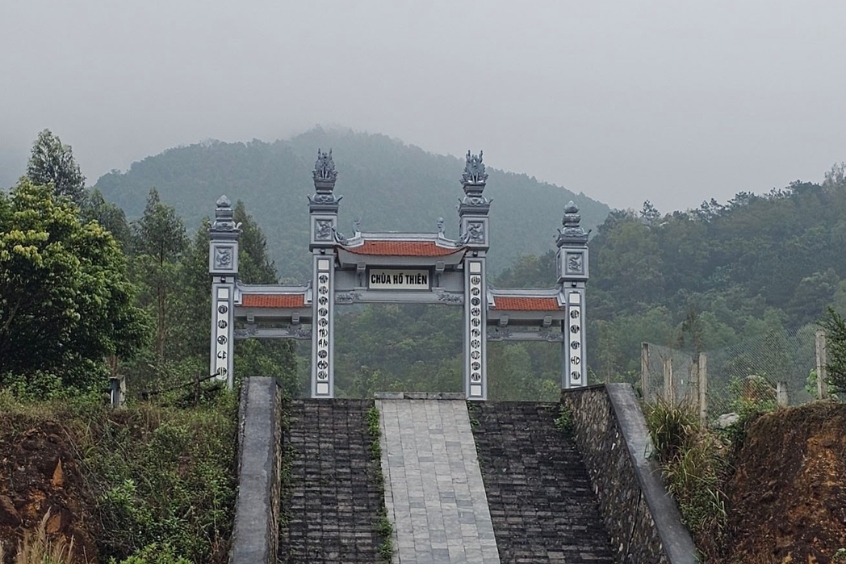 Dấu ấn Chùa Hồ Thiên giữa mây núi