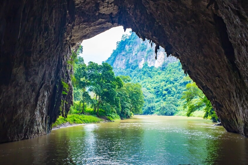 Khám phá Động Puông - Hang động hùng vĩ với dòng sông chảy xuyên