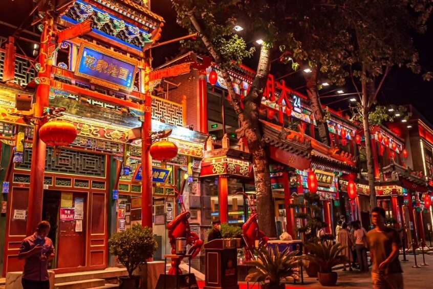 Đắm chìm trong thế giới ẩm thực độc đáo tại Phố Quỷ Guijie