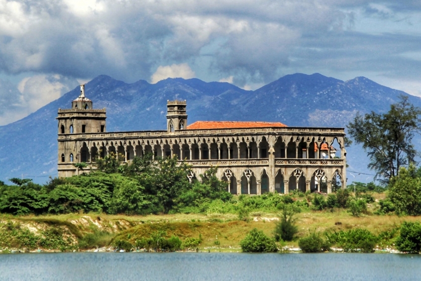 Kiến trúc đậm chất Pháp - Đan viện Citeaux