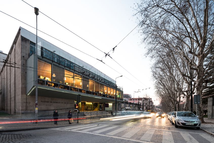 Chiêm ngưỡng kiến trúc ấn tượng của Nhà hát Gil Vicente - Một viên ngọc văn hóa của Coimbra