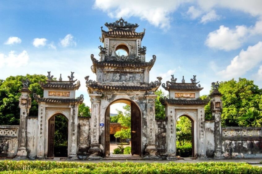 Đứng trước vẻ đẹp uy nghiêm của Chùa Chuông – "đệ nhất danh lam" đất Phố Hiến