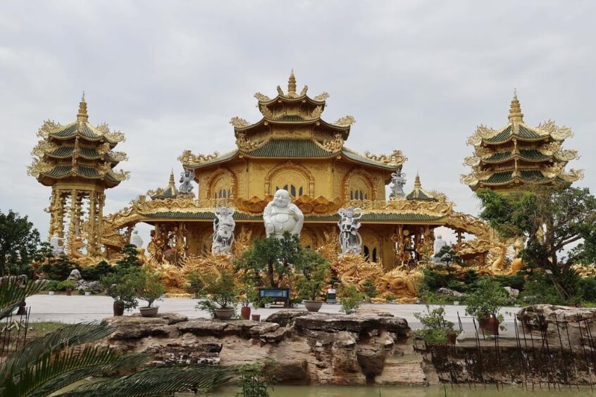 Khoảnh khắc an lành tại Chùa Phúc Lâm. Cầu mong những điều tốt đẹp nhất