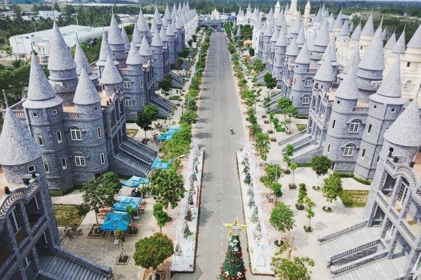 Công viên giải trí Kittyd & Minnied - Châu Âu thu nhỏ giữa lòng Hậu Giang