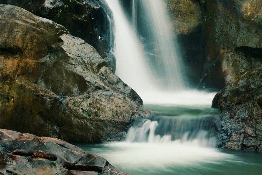  “Giải nhiệt” và đắm mình trong làn nước trong veo của Suối Mỡ