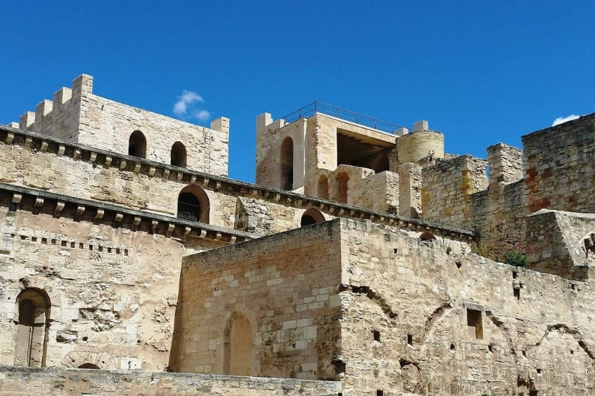 Khám phá vẻ đẹp cổ kính và linh thiêng của Basilique Saint-Victor