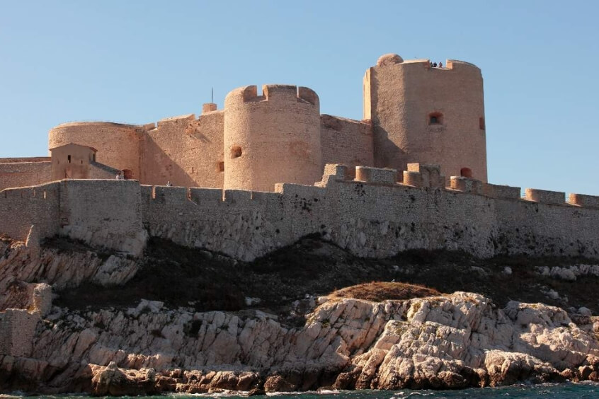 Đứng giữa Château d’If, cảm nhận gió biển và những câu chuyện lịch sử hấp dẫn