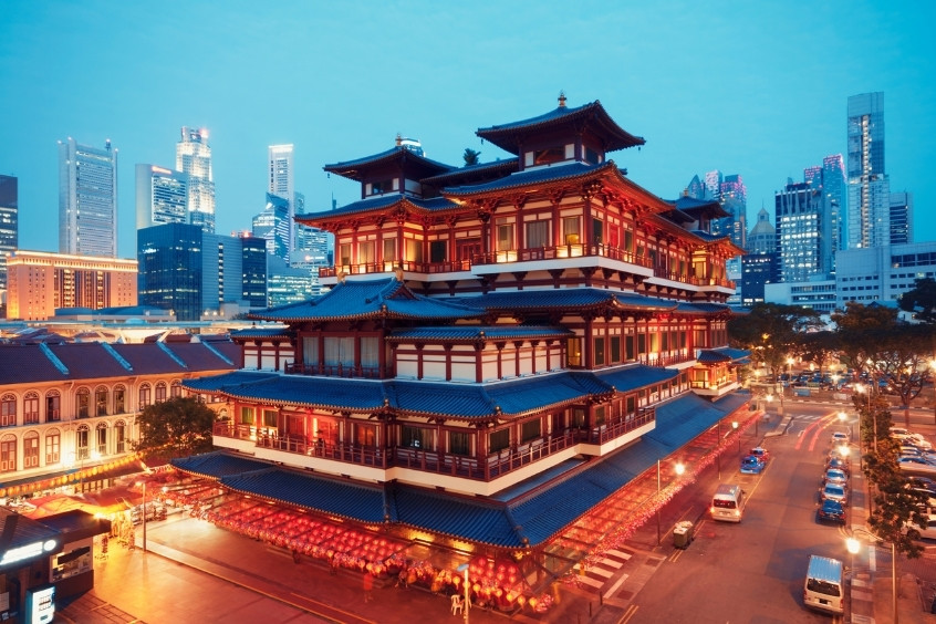 Chùa Răng Phật (Buddha Tooth Relic Temple) nằm giữa lòng khu Chinatown, điểm đến tâm linh và văn hóa đặc sắc ở Singapore (Nguồn: Internet)