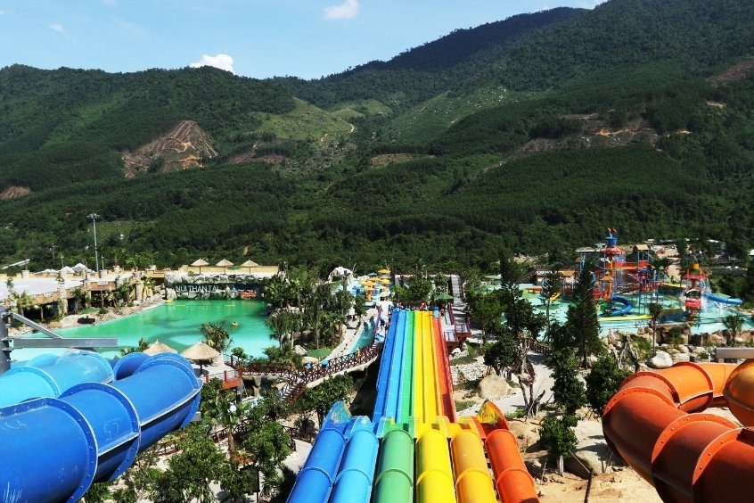 Công viên Suối khoáng nóng Núi Thần Tài