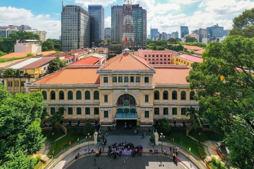 Bưu điện Thành phố - Biểu tượng kiến trúc Pháp giữa lòng Sài Gòn