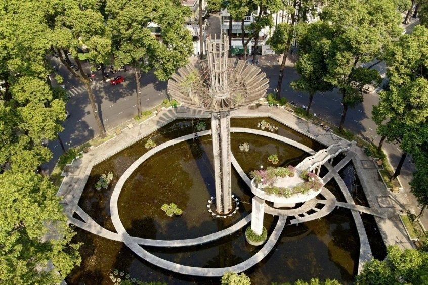 Hồ Con Rùa – Địa điểm hẹn hò bình dân