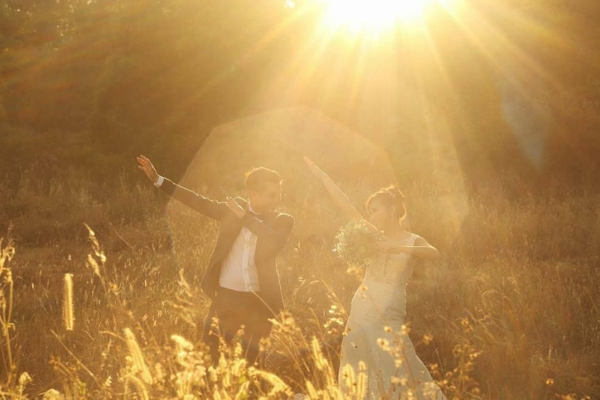 Hoàng hôn tuyệt đẹp tại bãi cỏ cháy Đà Nẵng nhìn ra biển Mỹ Khê