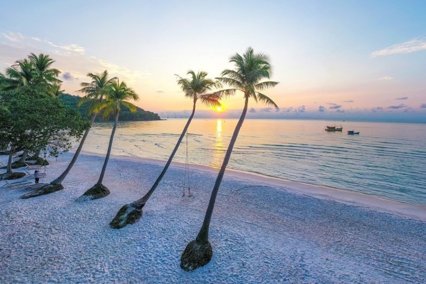 ngắm bình minh mang lại khoảnh khoắc yên bình