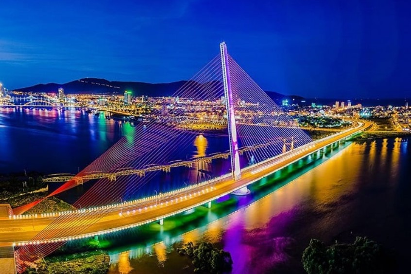 Thiết kế lấy cảm hứng cánh buồm căng gió vươn raThiết kế lấy cảm hứng cánh buồm căng gió vươn ra biển lớn tại cầu Trần Thị Lý biển lớn tại cầu Trần Thị Lý