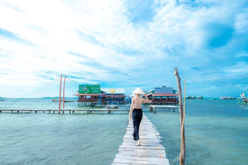 check-in sống ảo với sao biển và cầu gỗ nổi tiếng