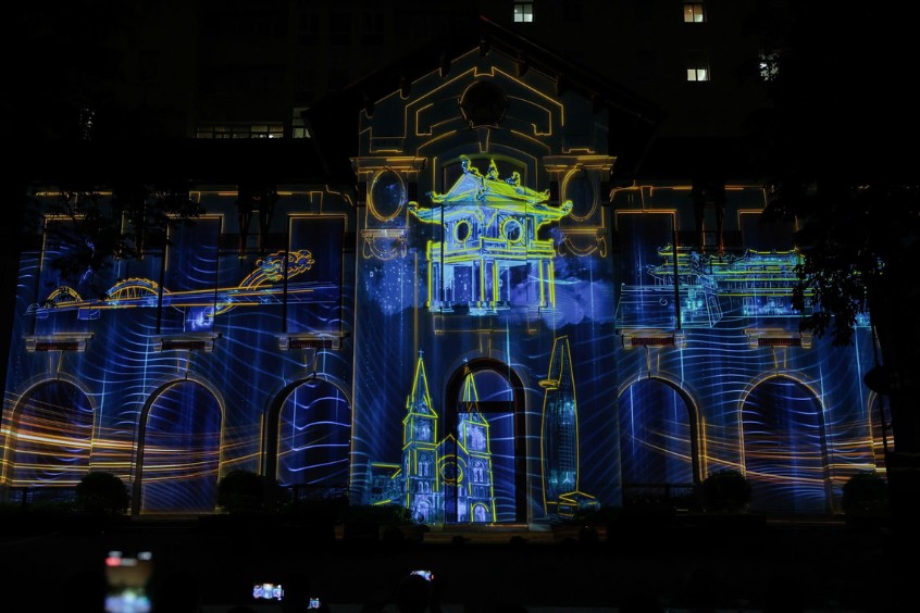 Công nghệ trình diễn 3D Mapping lên các công trình biểu tượng