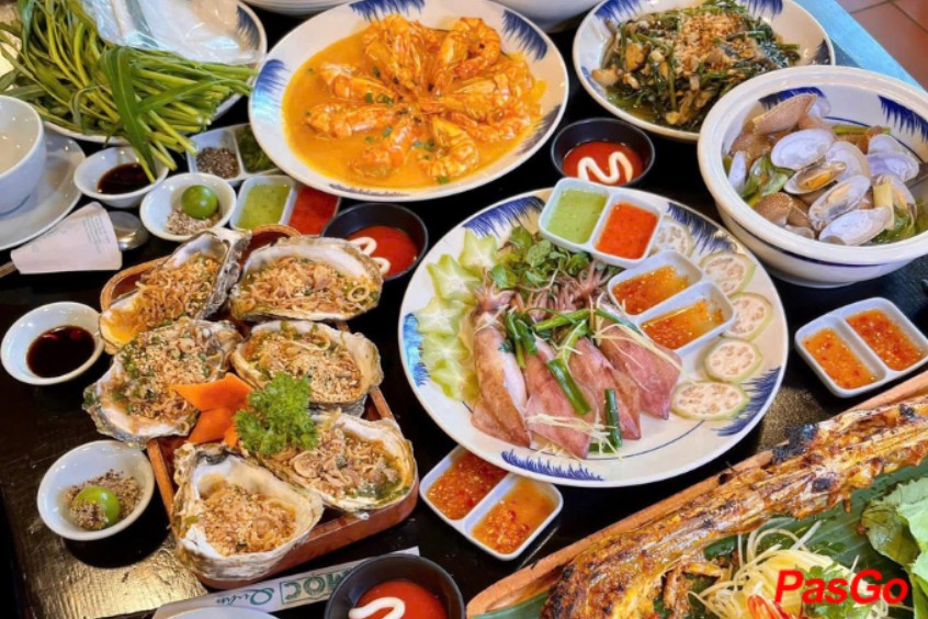  thưởng thức hải sản tươi sống, các nhà hàng trên đường Võ Nguyên Giáp