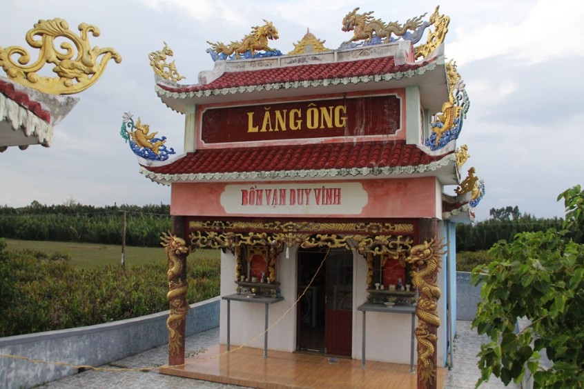 lăng mộ cá ông