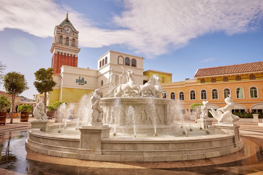 Đài phun nước Thần Mặt Trời