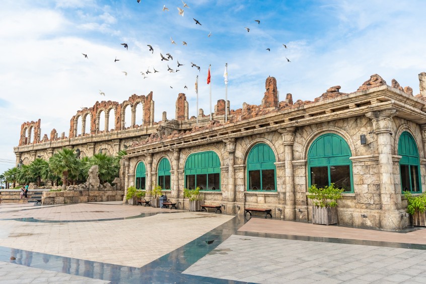 ga an thới, quảng trường la mã