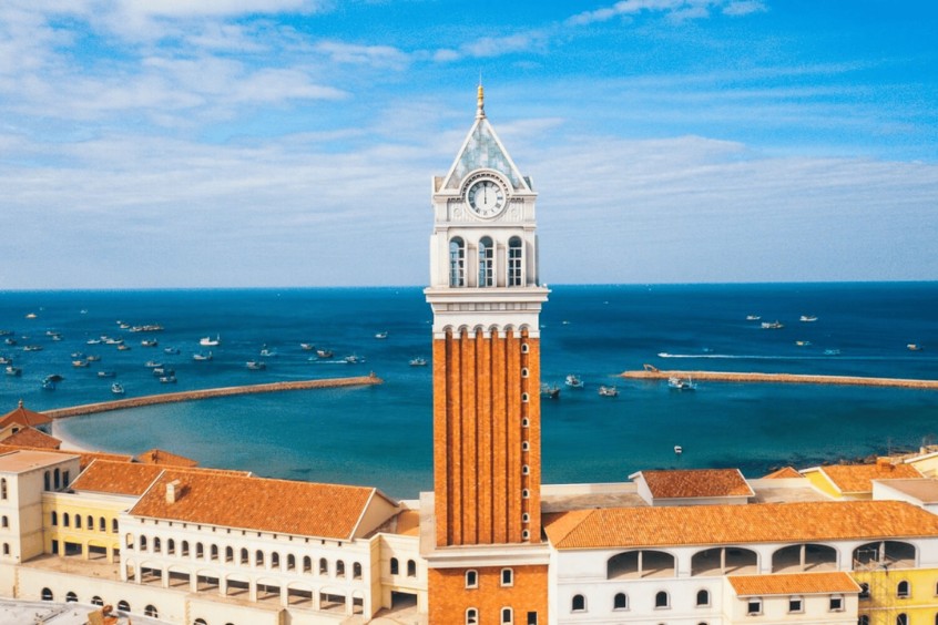 tháp đồng hồ Central Village&nbsp;