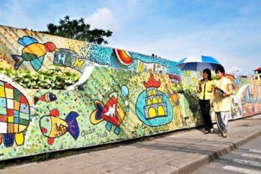 Con đường gốm sứ và những bức tường bích họa