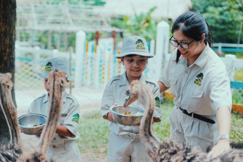 trải nghiệm Junior Zoo Keeper