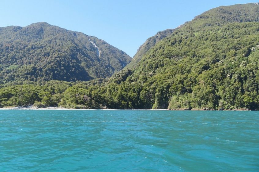 Đắm mình trong khung cảnh tuyệt đẹp của Hồ Todos los Santos