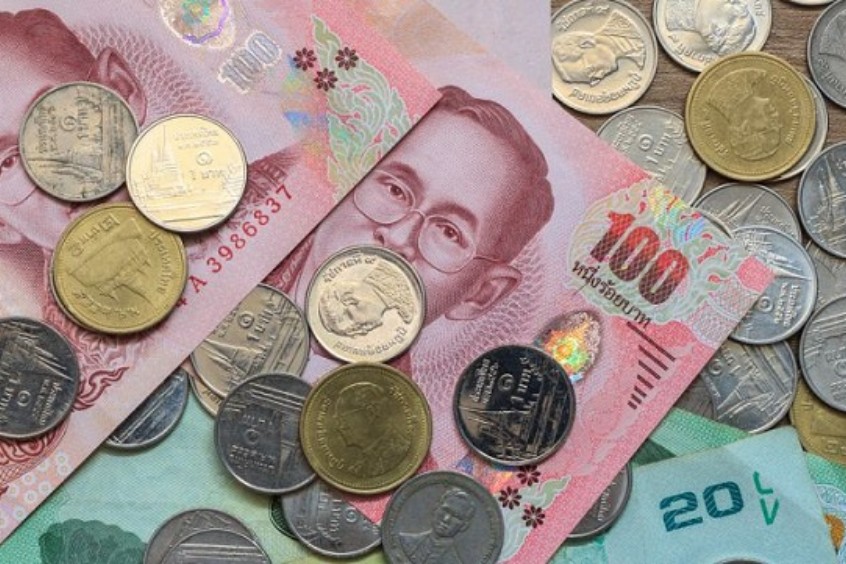 Đổi tiền baht trước khi du lịch thái lan