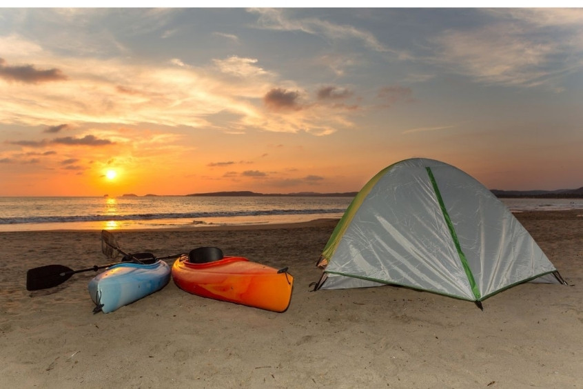 Cắm trại biển Nam Ô