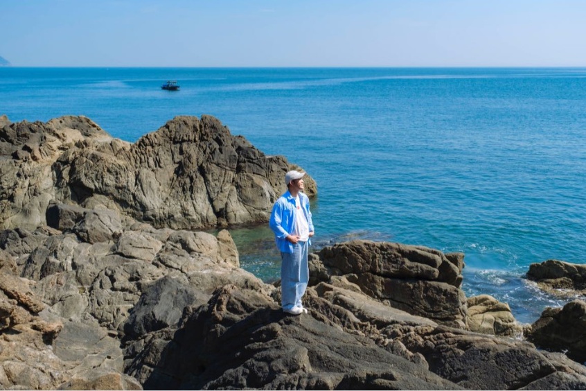 Bãi Đá Đen Ở Đâu